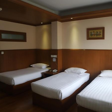 Hotel Sidney Yangon Exterior photo