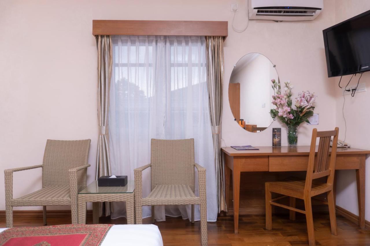 Hotel Sidney Yangon Exterior photo